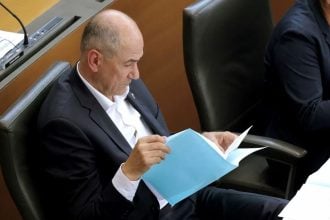 Janez Janša u slovenskom parlamentu tijekom glasovanja o mandataru za sastav nove vlade u Ljubljani.