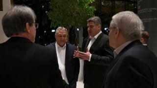 Viktor Orban i Zoran Milanović na sastanku u Budimpešti tijekom službenog posjeta hrvatskog predsjednika Mađarskoj.