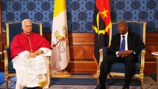 Papa Lav XIV. i predsjednik Angole Joao Lourenco tijekom susreta u Predsjedničkoj palači u Luandi 18. travnja 2026.