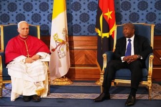 Papa Lav XIV. i predsjednik Angole Joao Lourenco tijekom susreta u Predsjedničkoj palači u Luandi 18. travnja 2026.