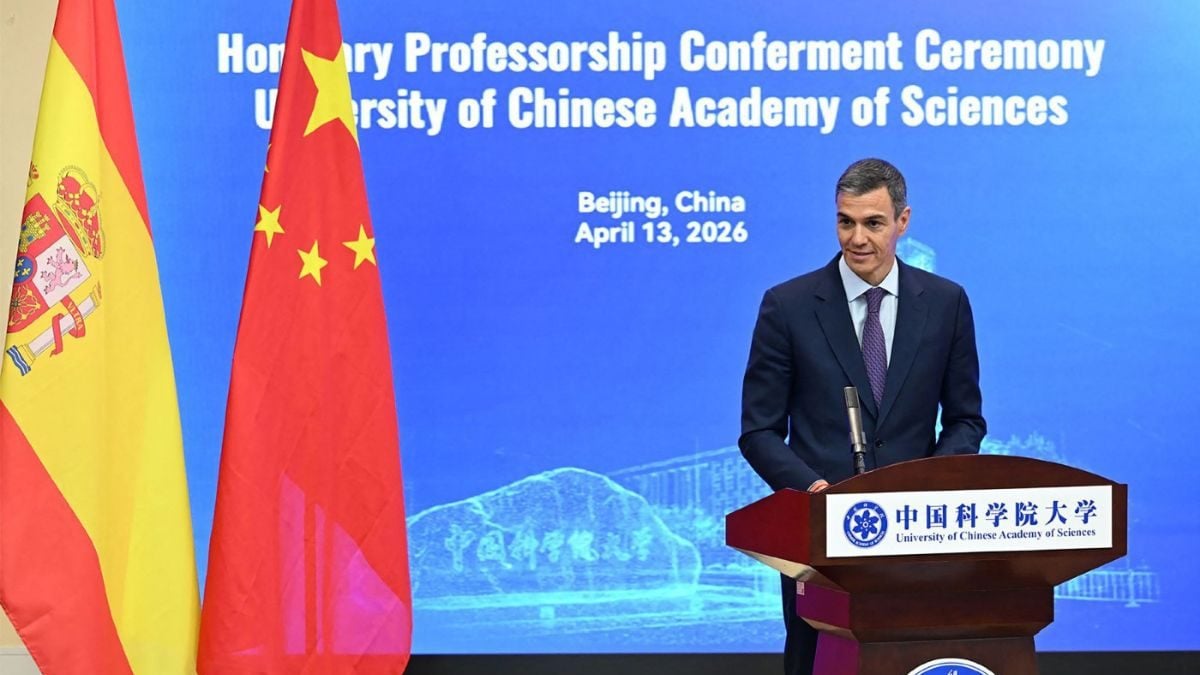 Pedro Sanchez drži govor u Pekingu nakon primitka poÄasne titule Kineske akademije znanosti.