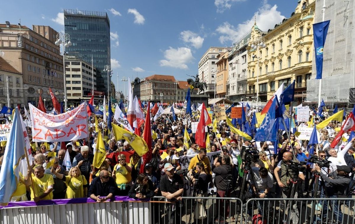 Sindikalni prosvjed: Dignite plaće i mirovine ili će 2028. biti trenutak istine