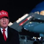 Donald Trump obraća se medijima nakon izlaska iz Air Force One u Zajedničkoj bazi Andrews u Marylandu.