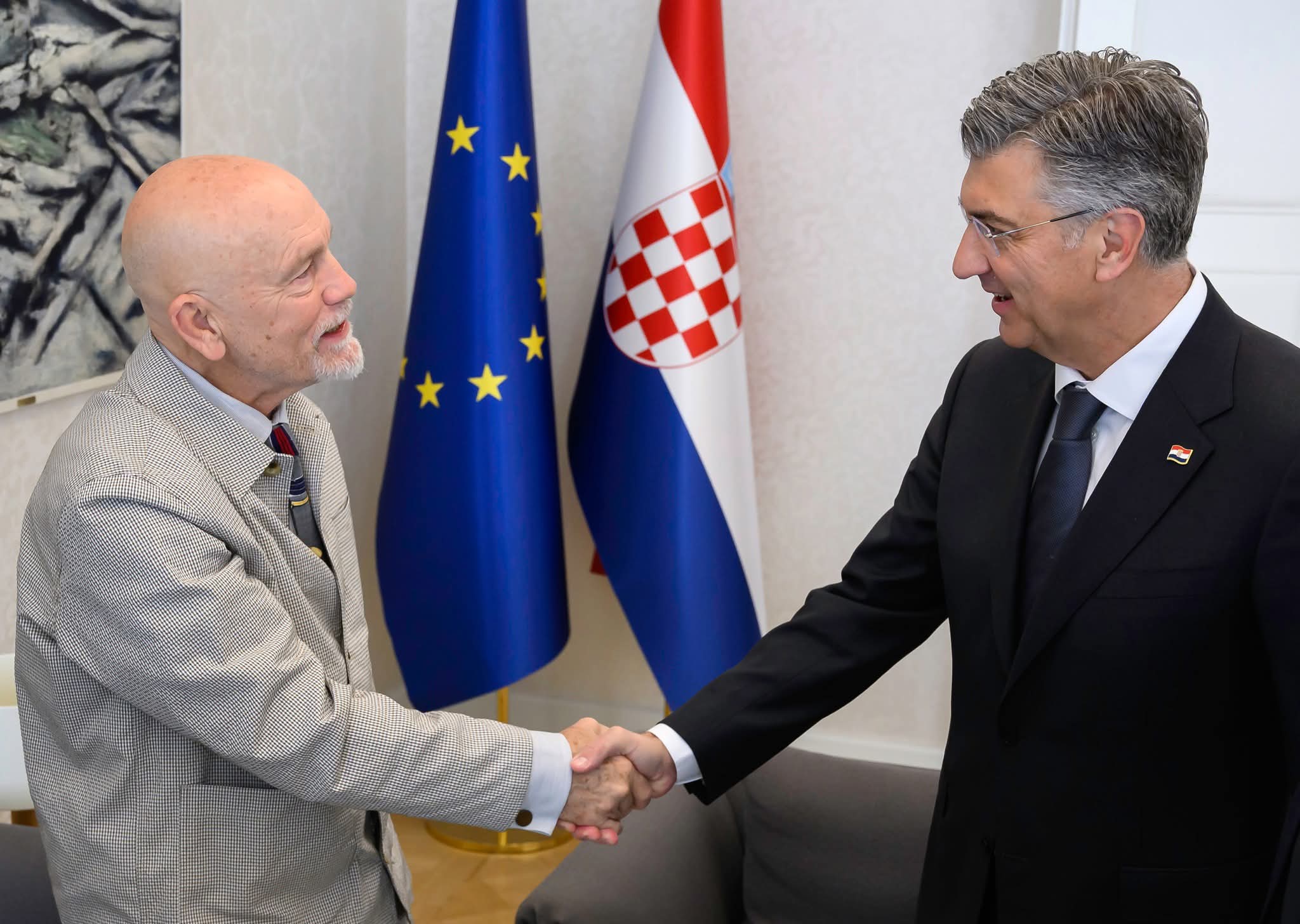 Premijer Plenković ugostio Johna Malkovicha u Banskim dvorima: Razgovor o kulturi, turizmu i hrvatskim korijenima — image 2
