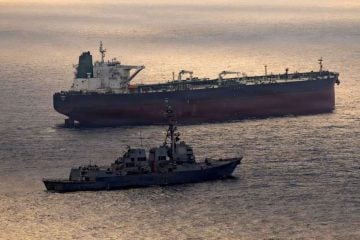 USS Rafael Peralta provodi pomorsku blokadu iranskog tankera Herby