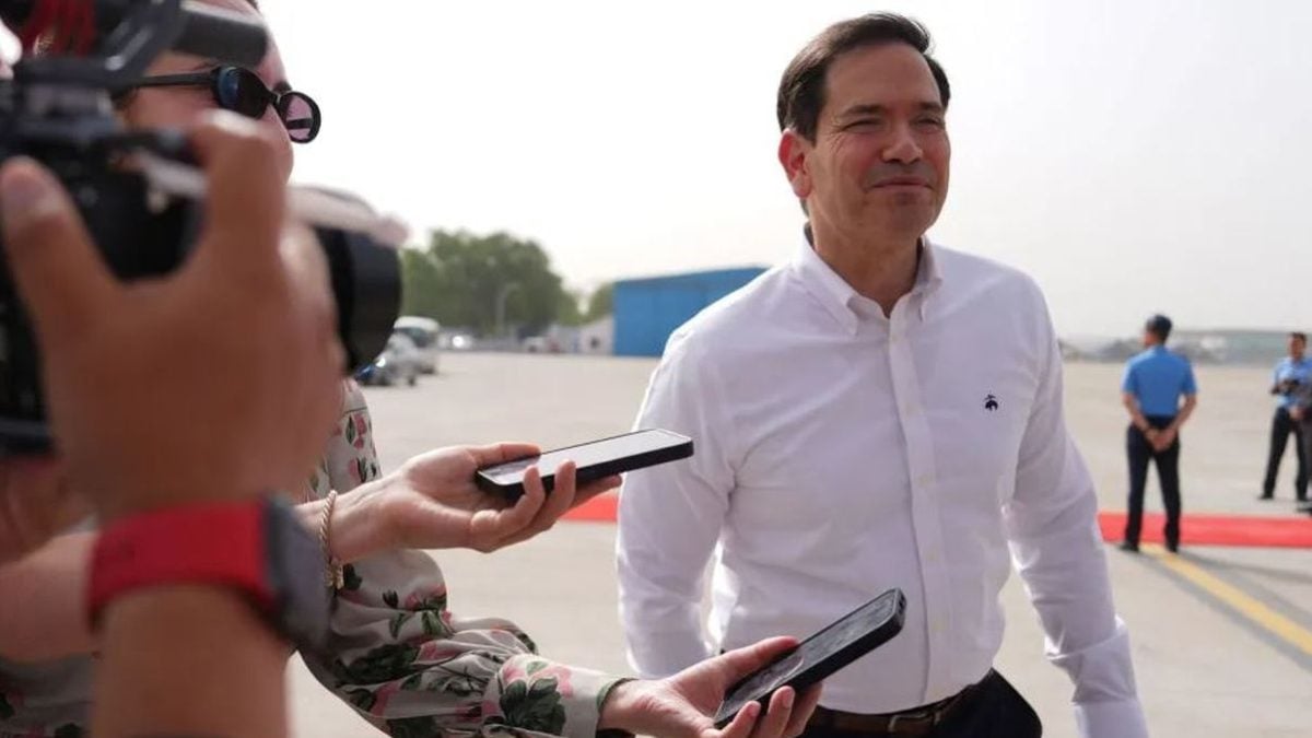 Marco Rubio govori novinarima u zračnoj luci u New Delhiju