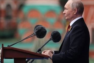 Vladimir Putin drži govor na paradi za Dan pobjede u Moskvi