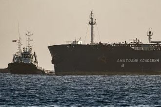 Ruski naftni tanker Anatolij Kolodkin uplovljava u luku Matanzas na Kubi