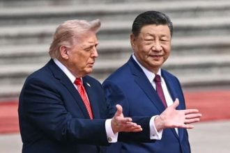 Donald Trump i Xi Jinping na svečanoj ceremoniji u Pekingu