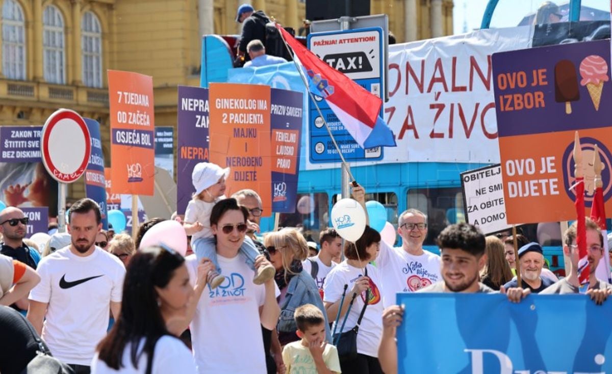 U Zagrebu krenuo Hod za život: Prvi korak je zakon!