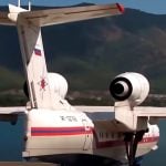 Ruski amfibijski zrakoplov Be-200 na aerodromu uz obalu